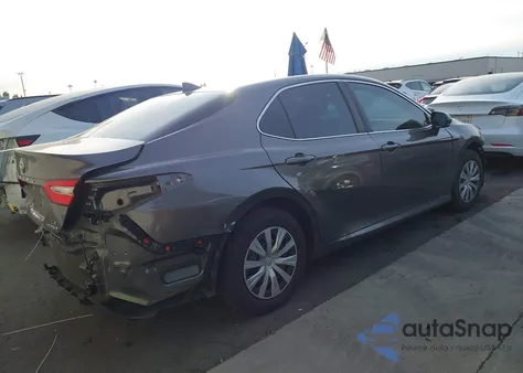 2020 Toyota Camry Le z USA, uszkodzony, nr VIN 4T1C31AK7LU019468
